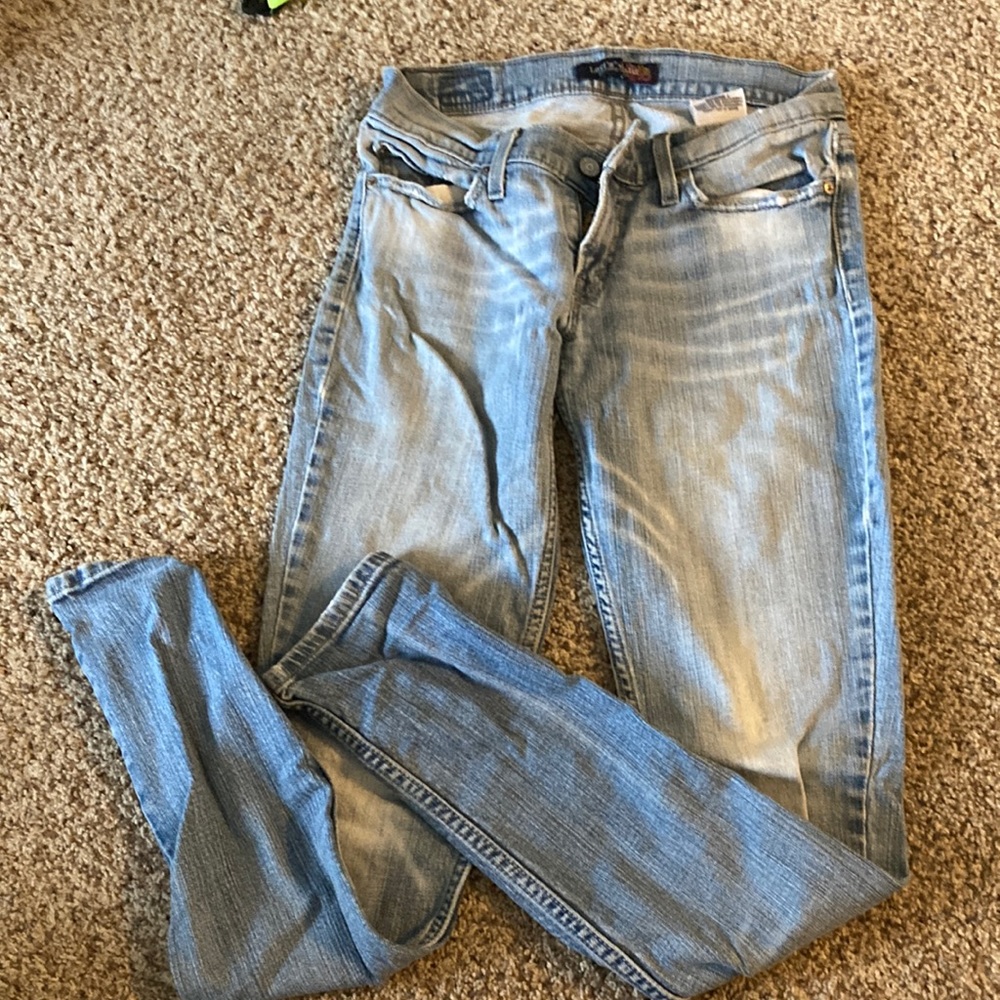Light wash Levi’s